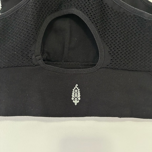 Free People Movement NWT Sports Crop Bra Black Size XL - Picture 4 of 5